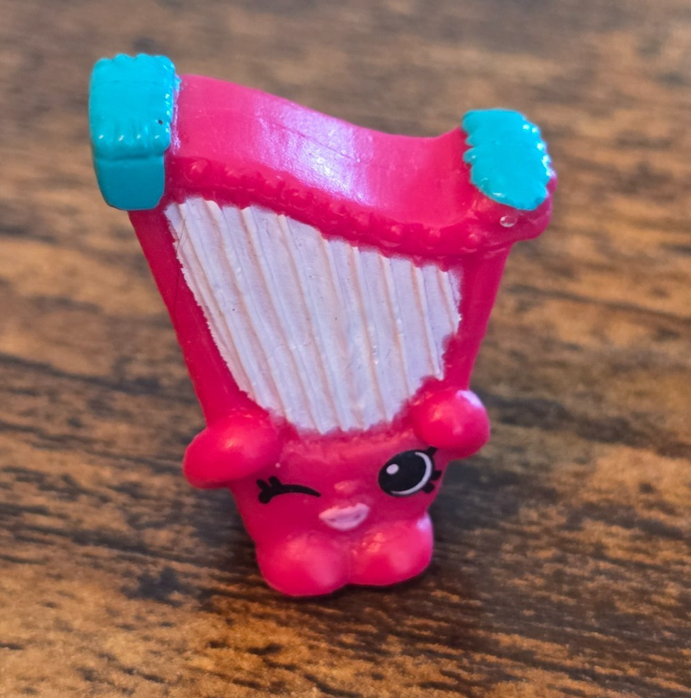 Shopkins Season 5 Hillary Harp toy figure